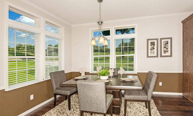 Dining Room overlooking golf course