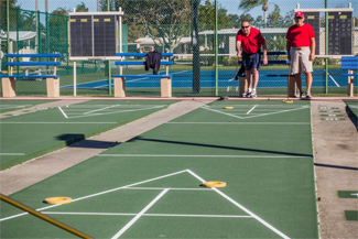 Shuffleboard game